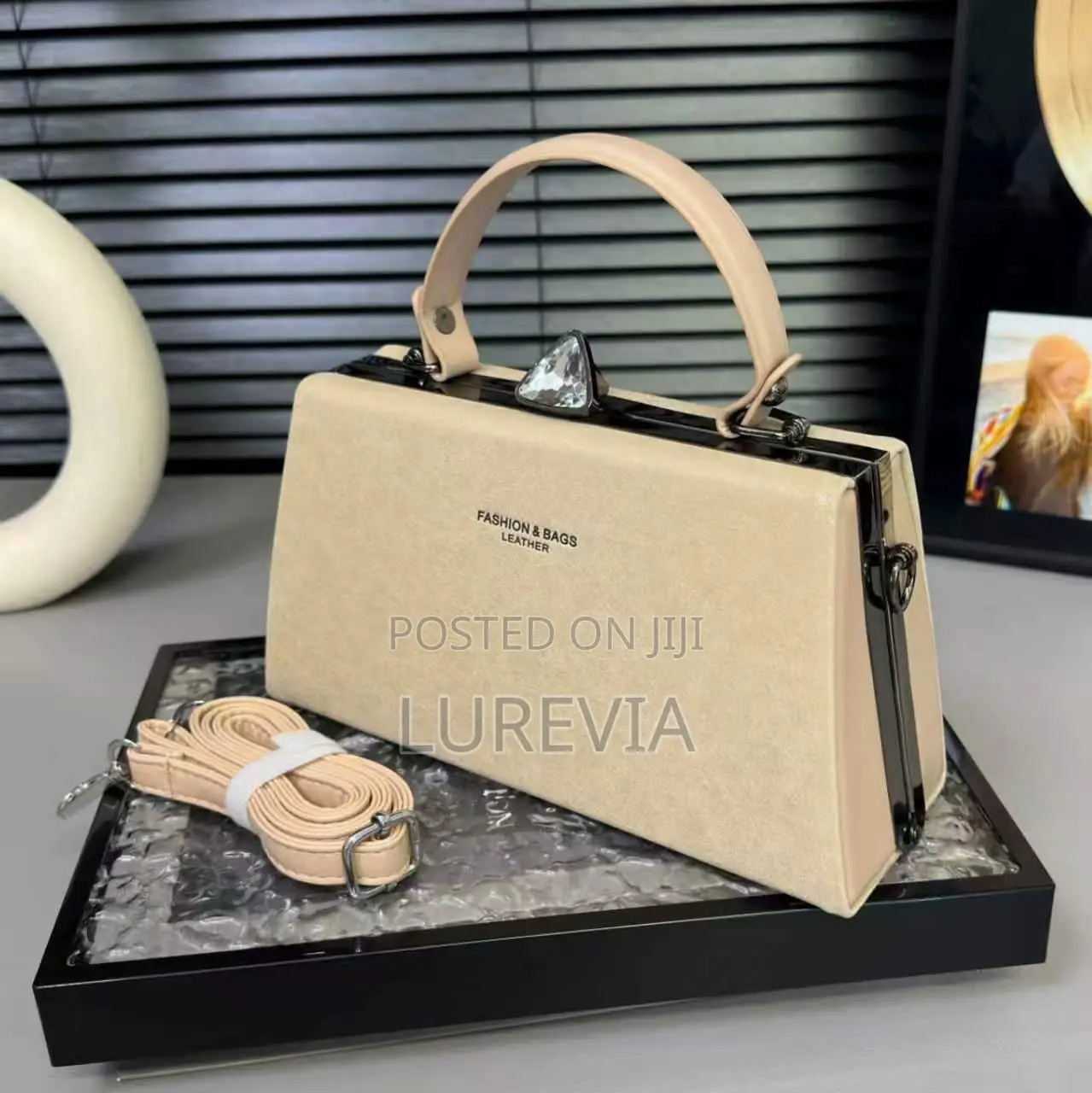 Elegant Women’s Handbag