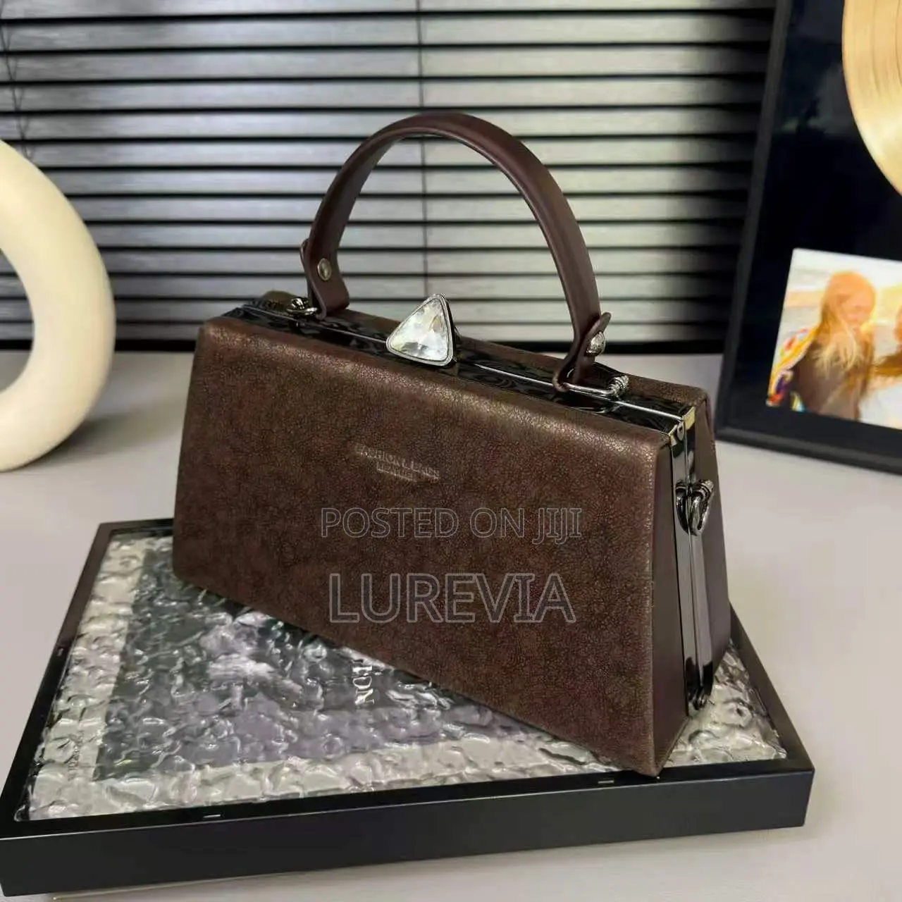 Elegant Women’s Handbag