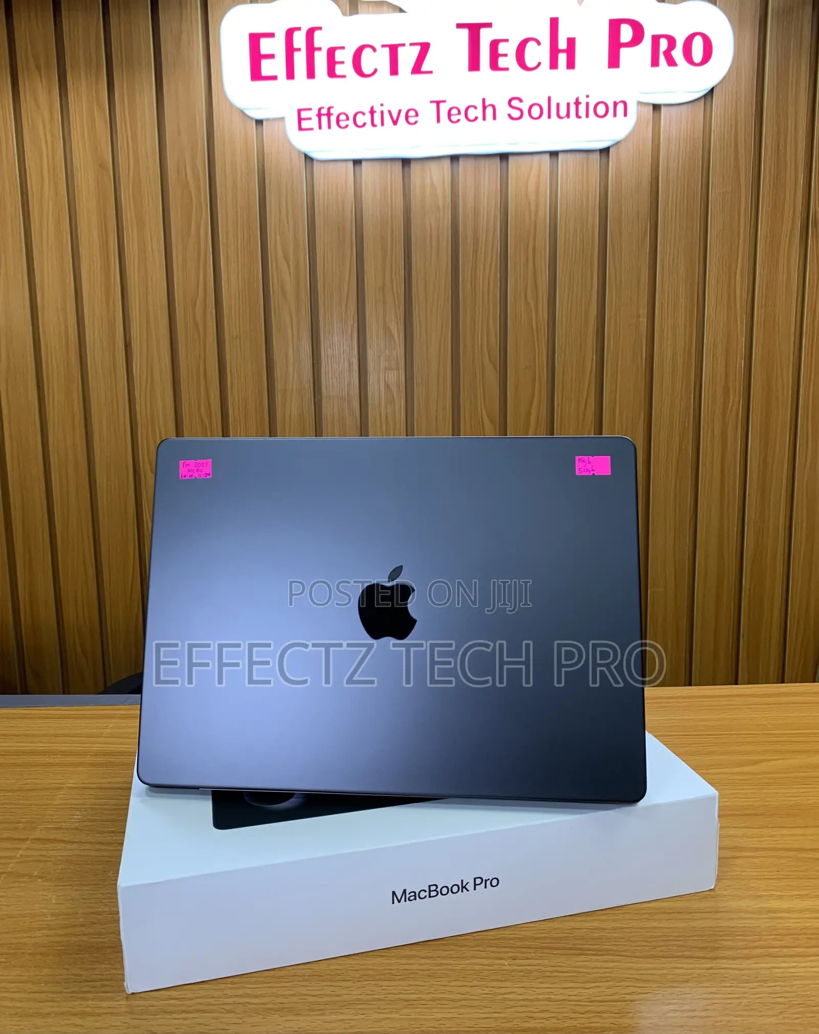 New Laptop Apple MacBook Pro 2023 M3 Pro 18GB Apple M3 Pro SSD 512GB