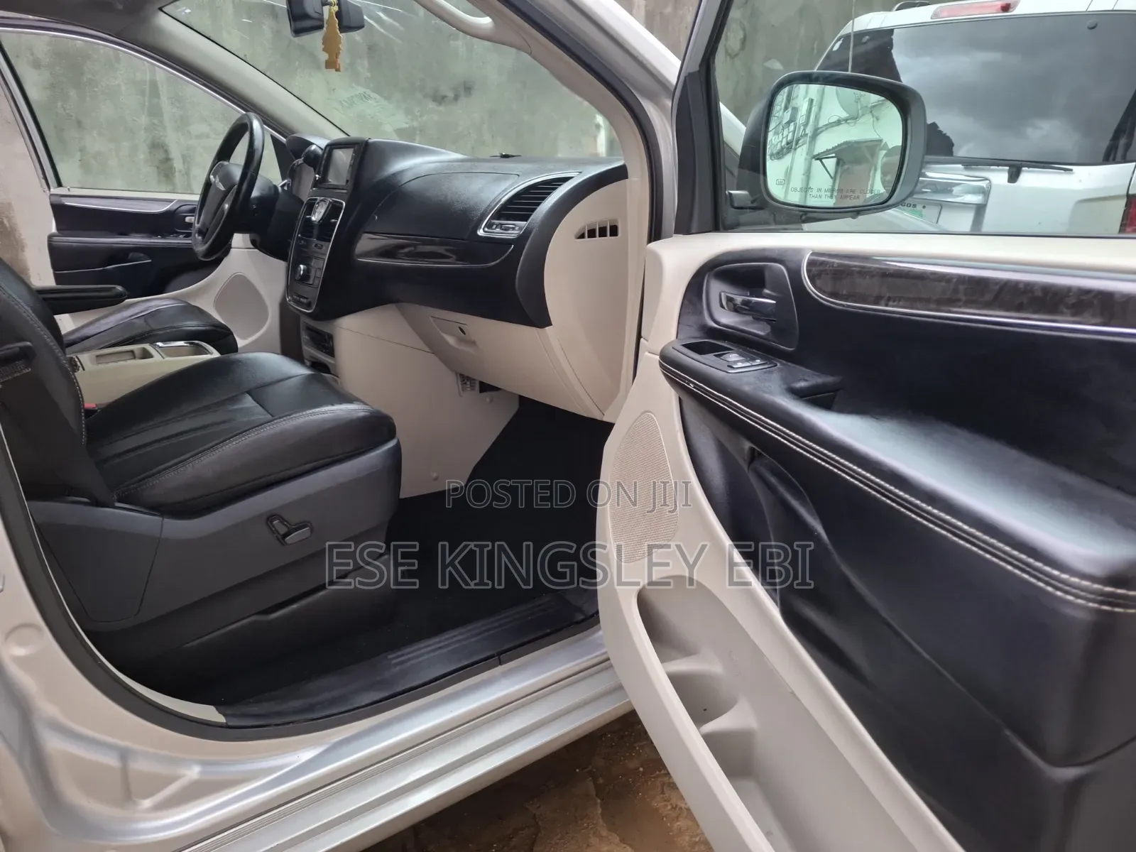 Chrysler Town&Country 3.6 2WD 2012 Silver