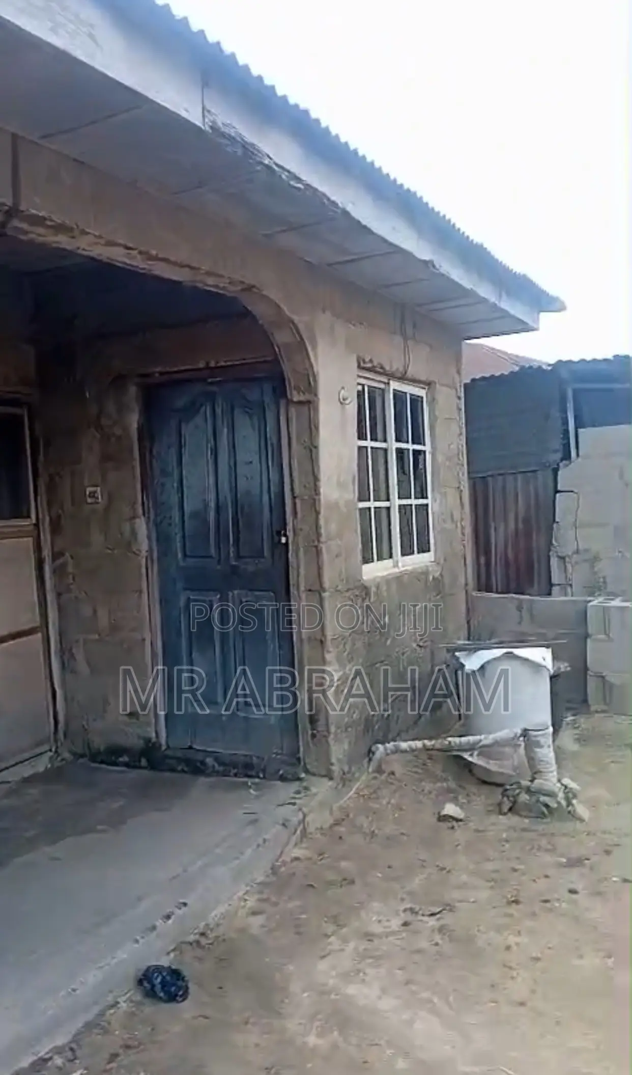 2bdrm Bungalow in Iyana School, Iba, for sale