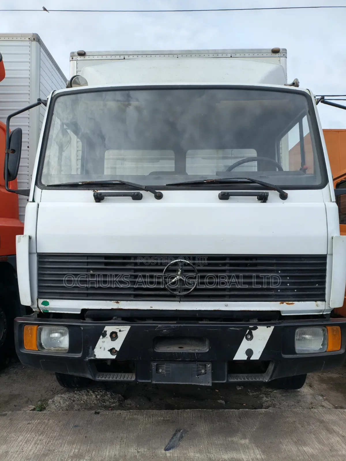 M/Benz Container Body 8 Bolts.