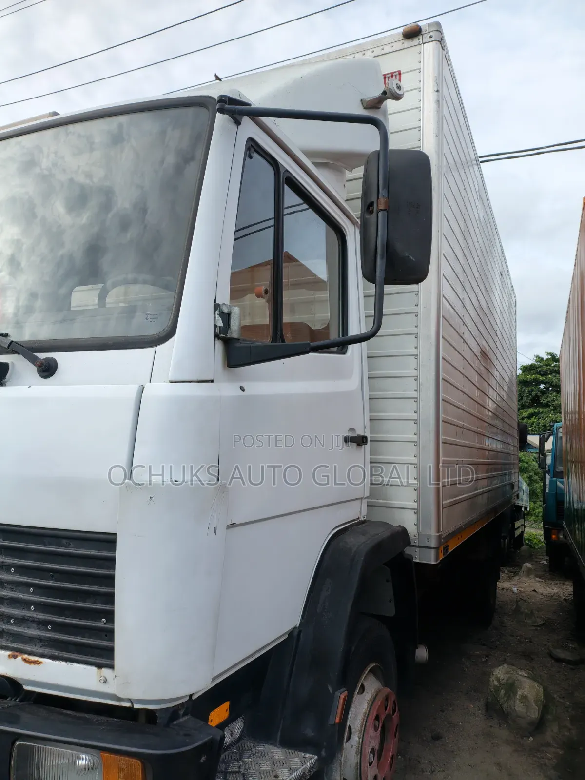 M/Benz Container Body 8 Bolts.