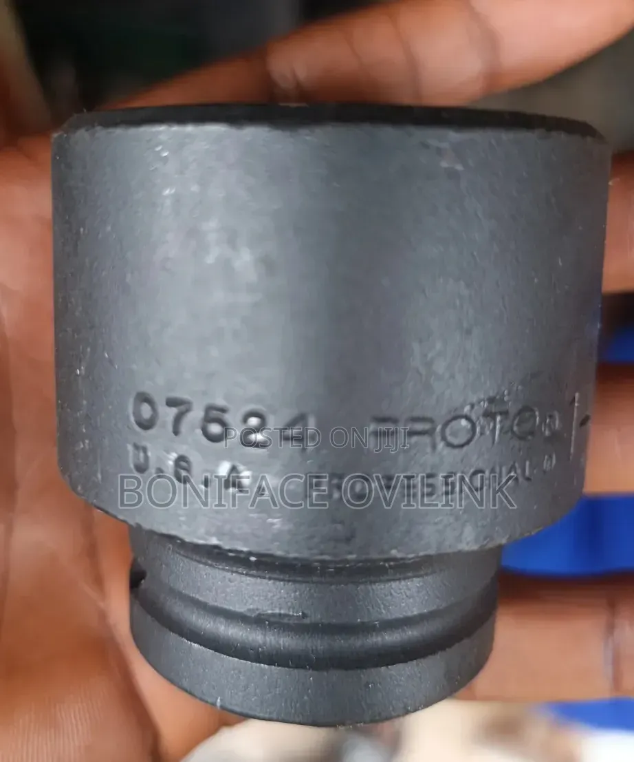 1 1⁄2" ( 38mm ) Socket by 3⁄4-Inch Drive