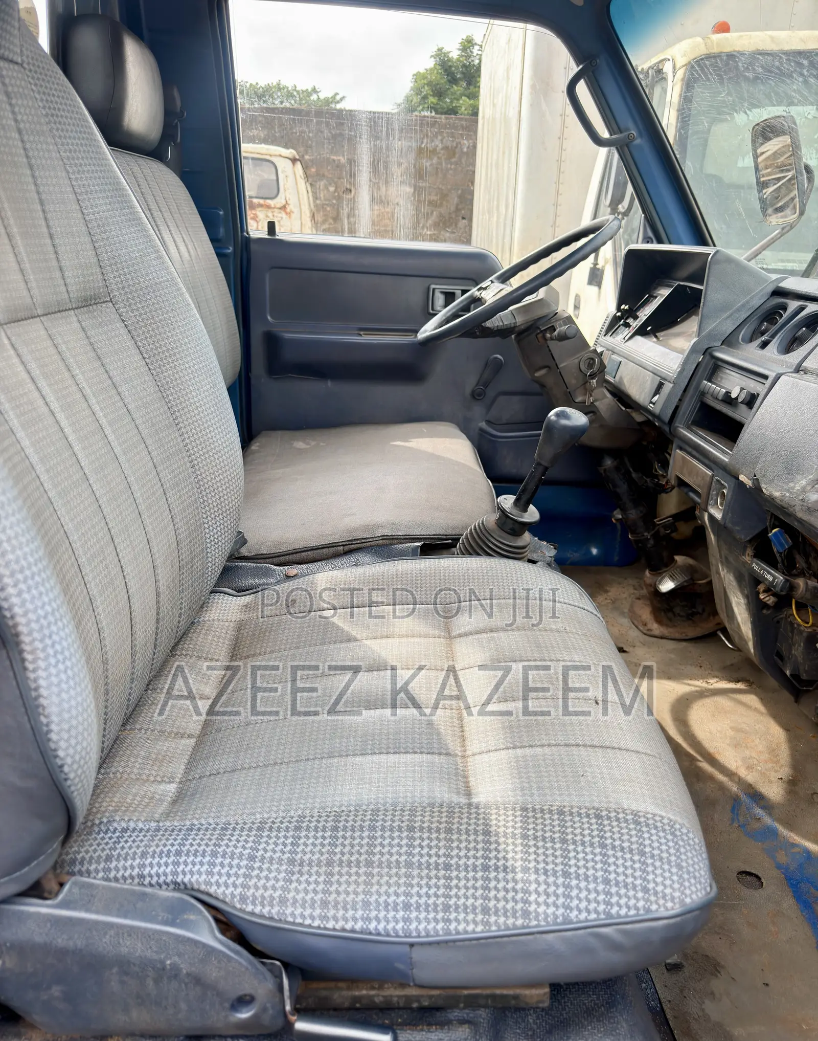 Toyota Dyna 150 Six Tyres 1998 Model