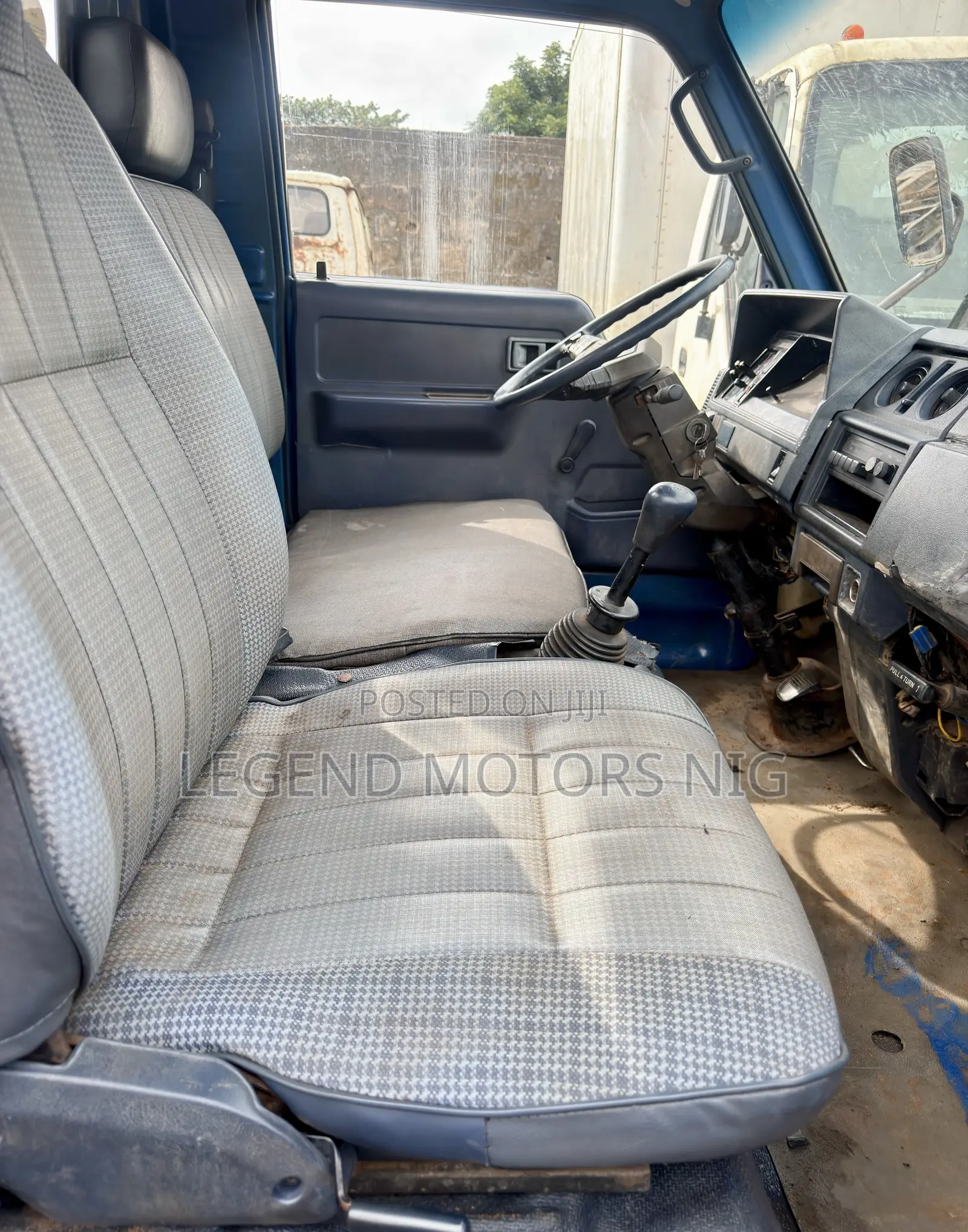 Toyota Dyna 150 Six Tyres 1998 Model