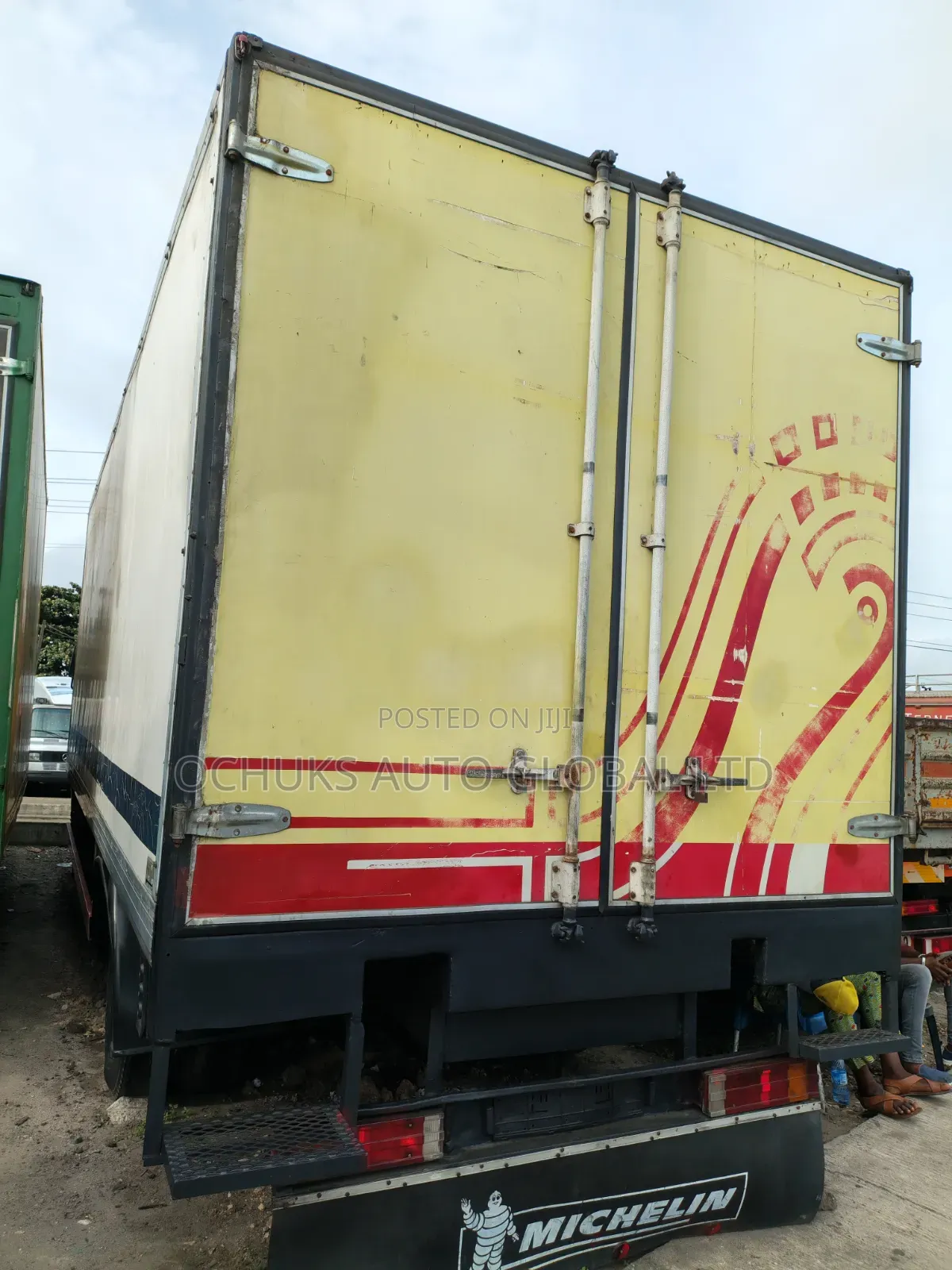 M/ Benz Container Body 8 Bolts High Tyers..