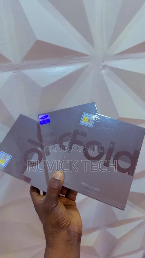 New Samsung Galaxy Z Fold4 256 GB