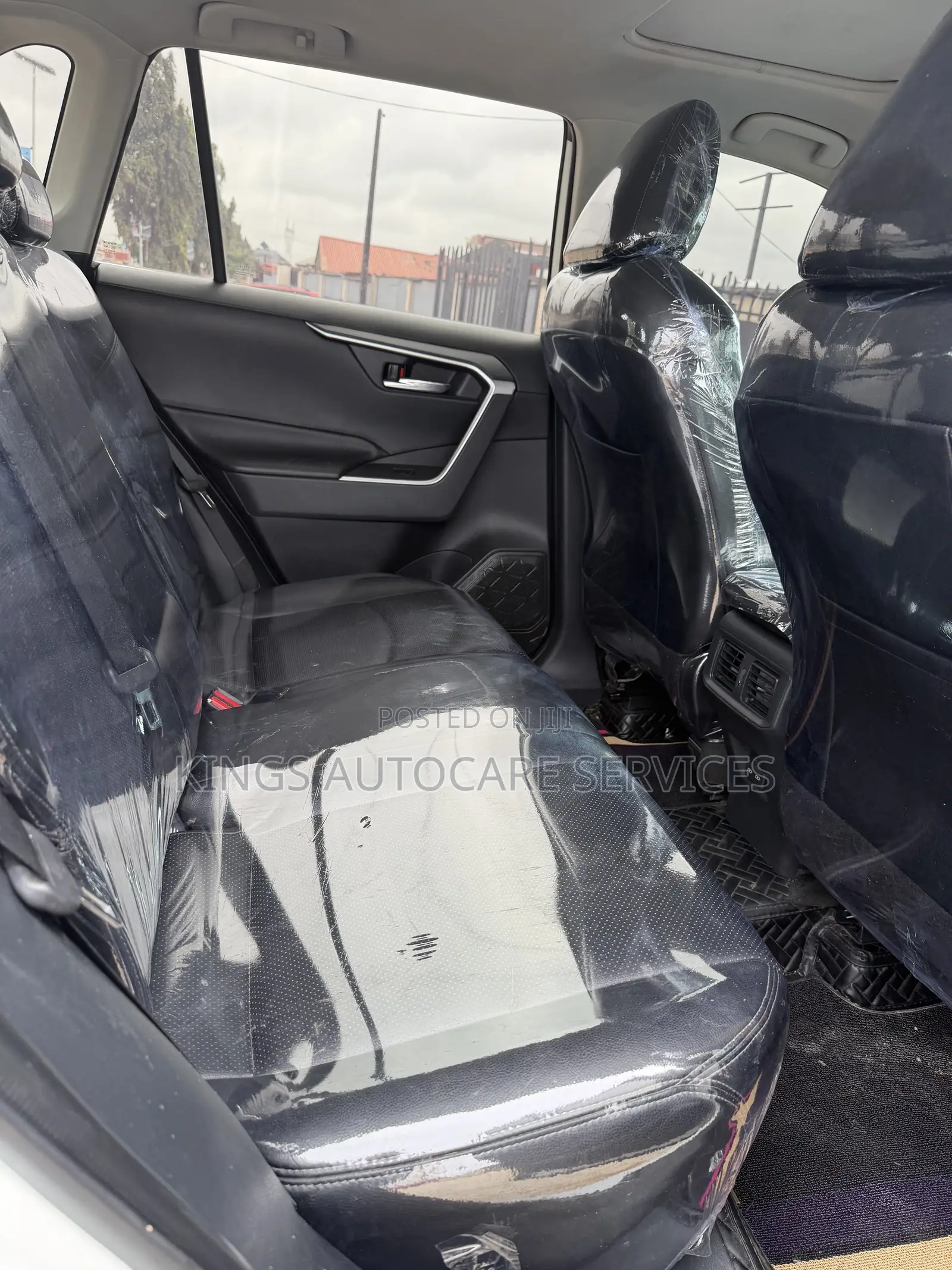 Toyota RAV4 XLE Premium 2021 White
