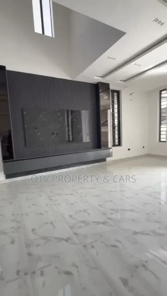 Furnished 5bdrm Duplex in Lekki Phase 1 for sale