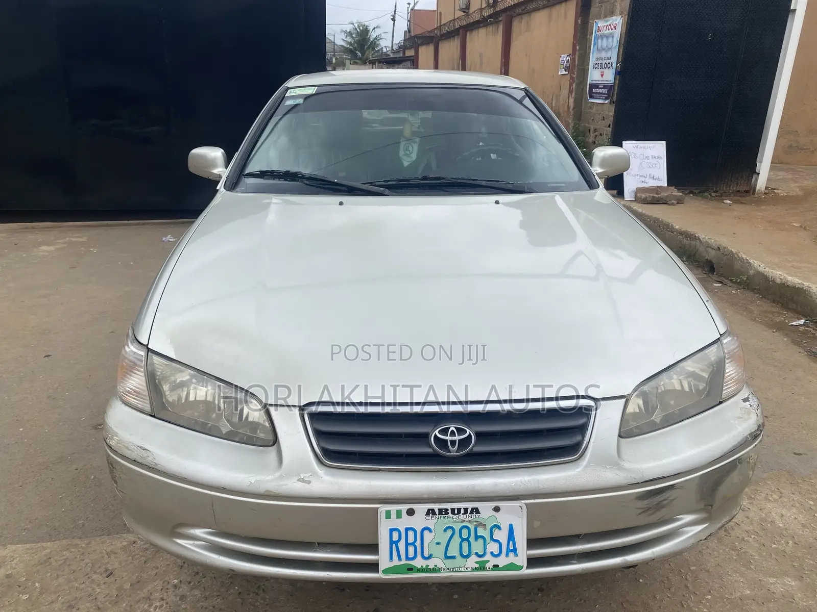 Toyota Camry LE 4dr Sedan (2.4L 4cyl 5M) 2002 Silver