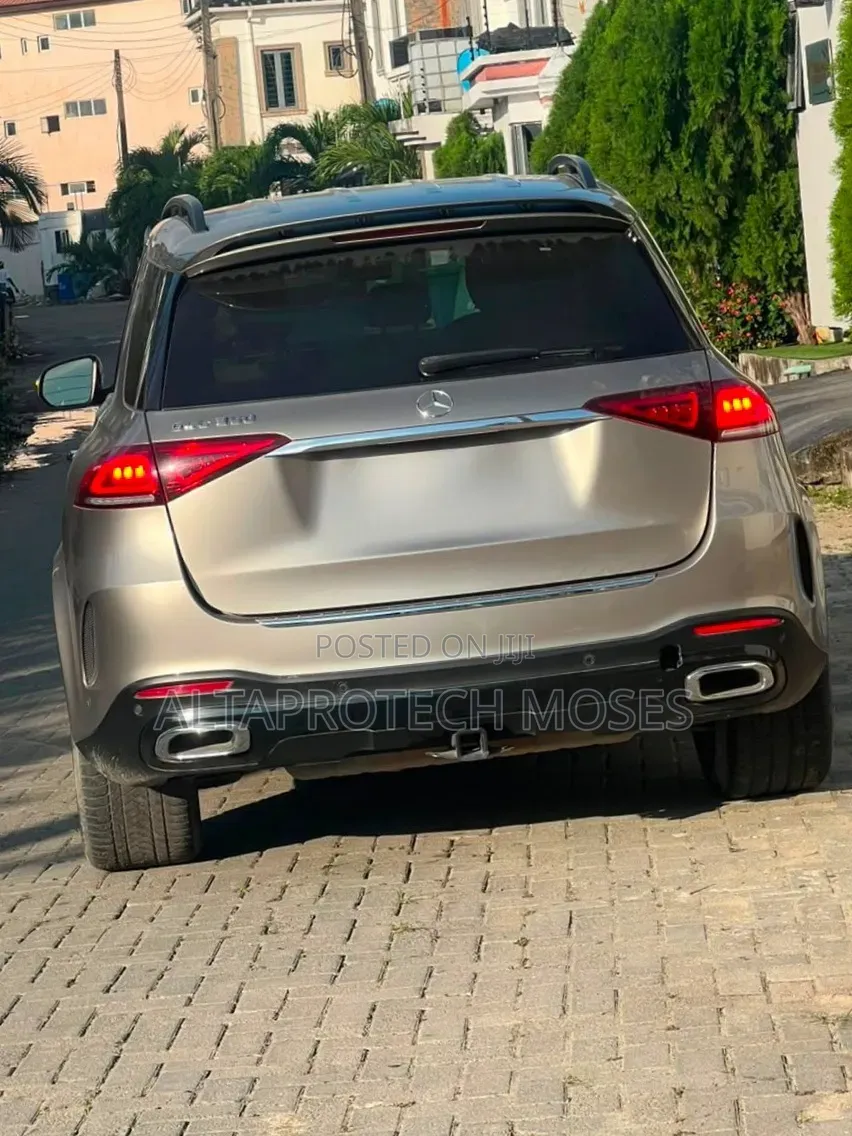 Mercedes-Benz GLE-Class 2022 Gold