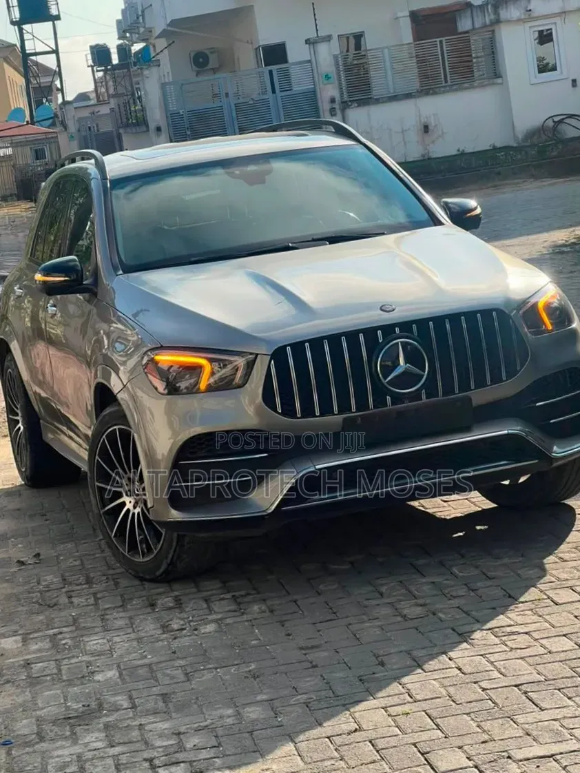 Mercedes-Benz GLE-Class 2022 Gold
