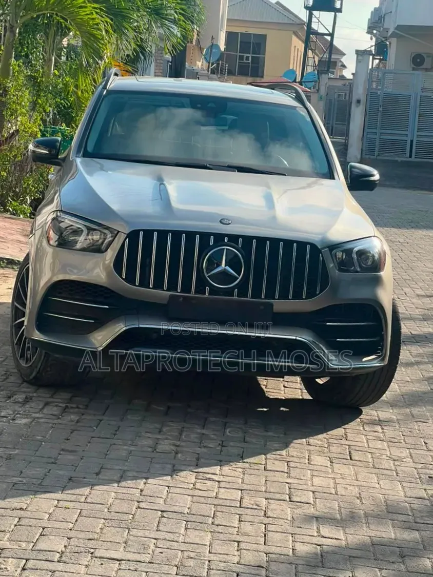Mercedes-Benz GLE-Class 2022 Gold