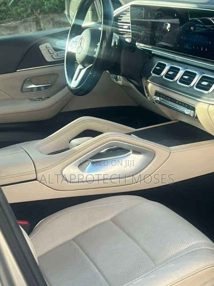 Mercedes-Benz GLE-Class 2022 Gold