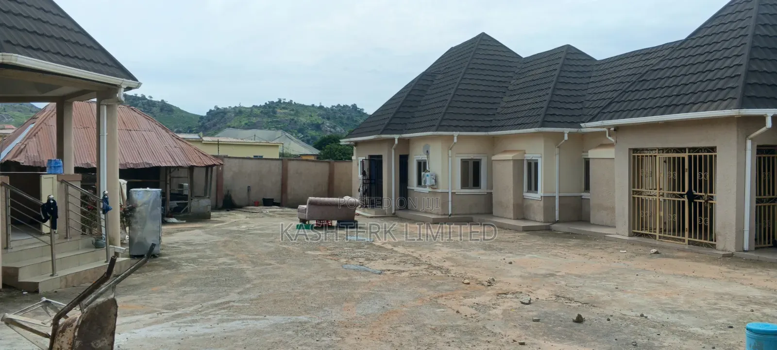 6bdrm House in Global Suite, Bwari / Bwari for sale