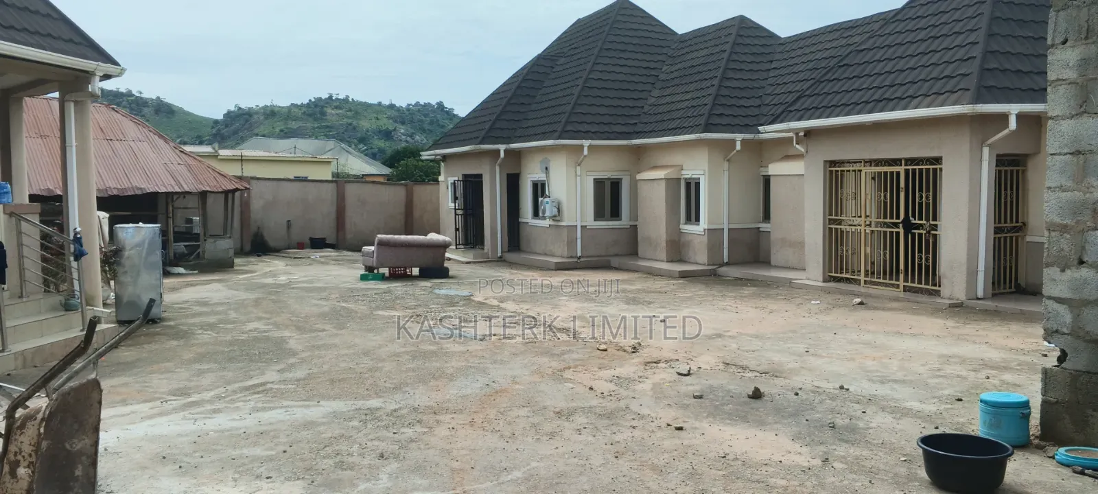6bdrm House in Global Suite, Bwari / Bwari for sale