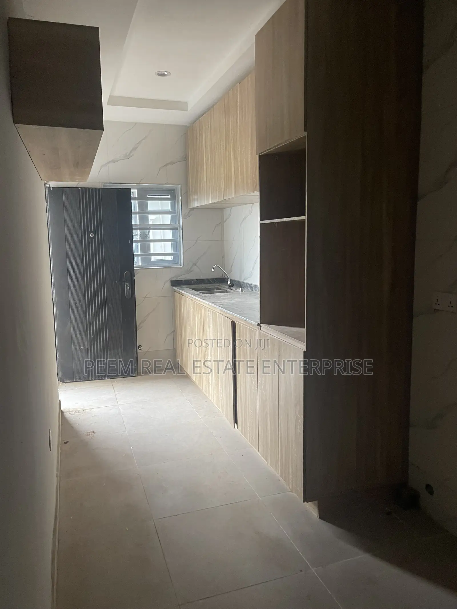 2bdrm Apartment in Oko Luxury Apartment, Benin City for rent