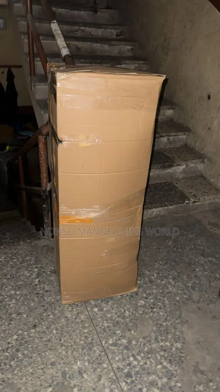 High Quality Male Fibre Black Stoned Face Male Mannequin