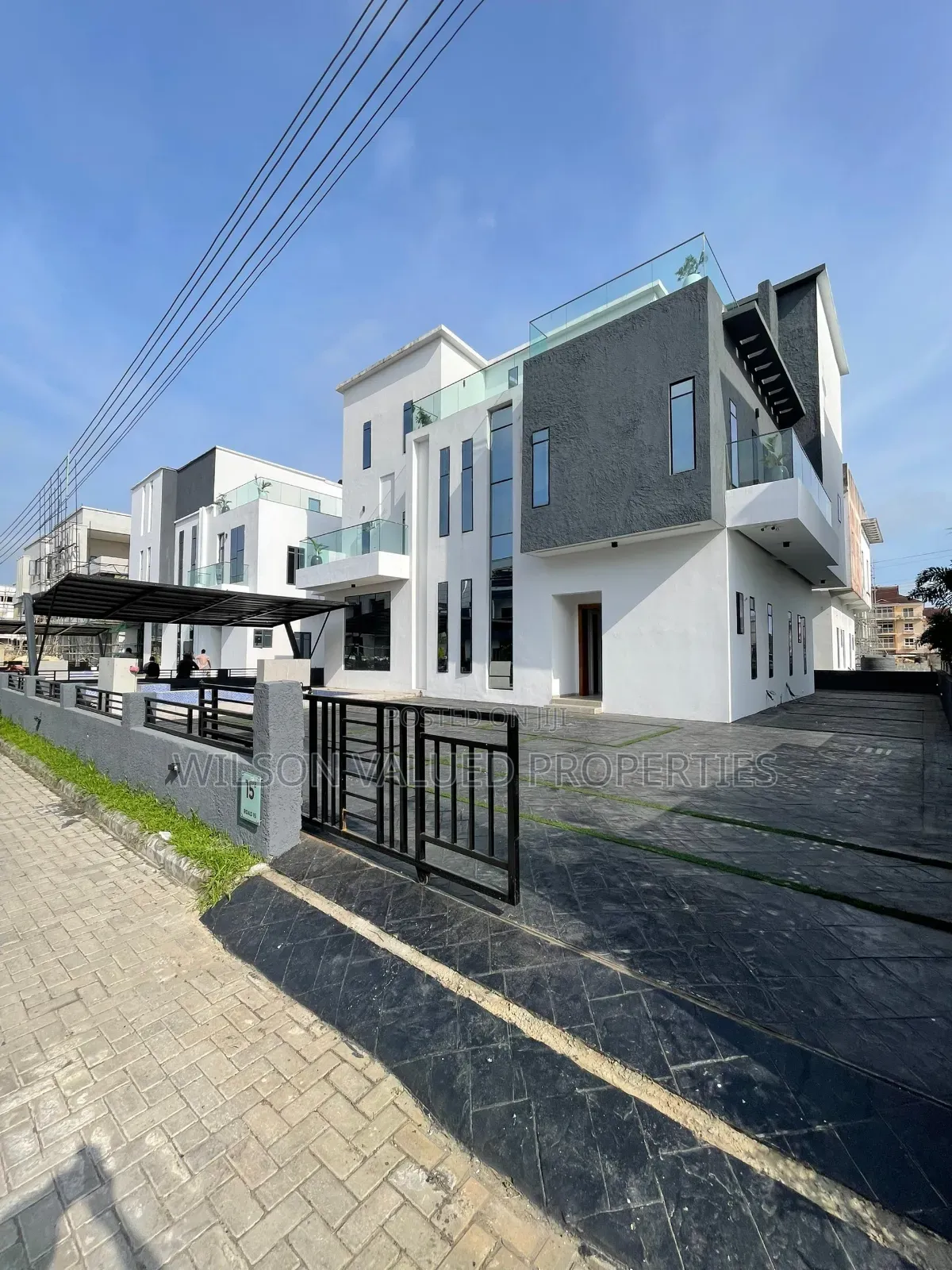 5bdrm Mansion in Wvp Homes Ltd, Osapa london for sale