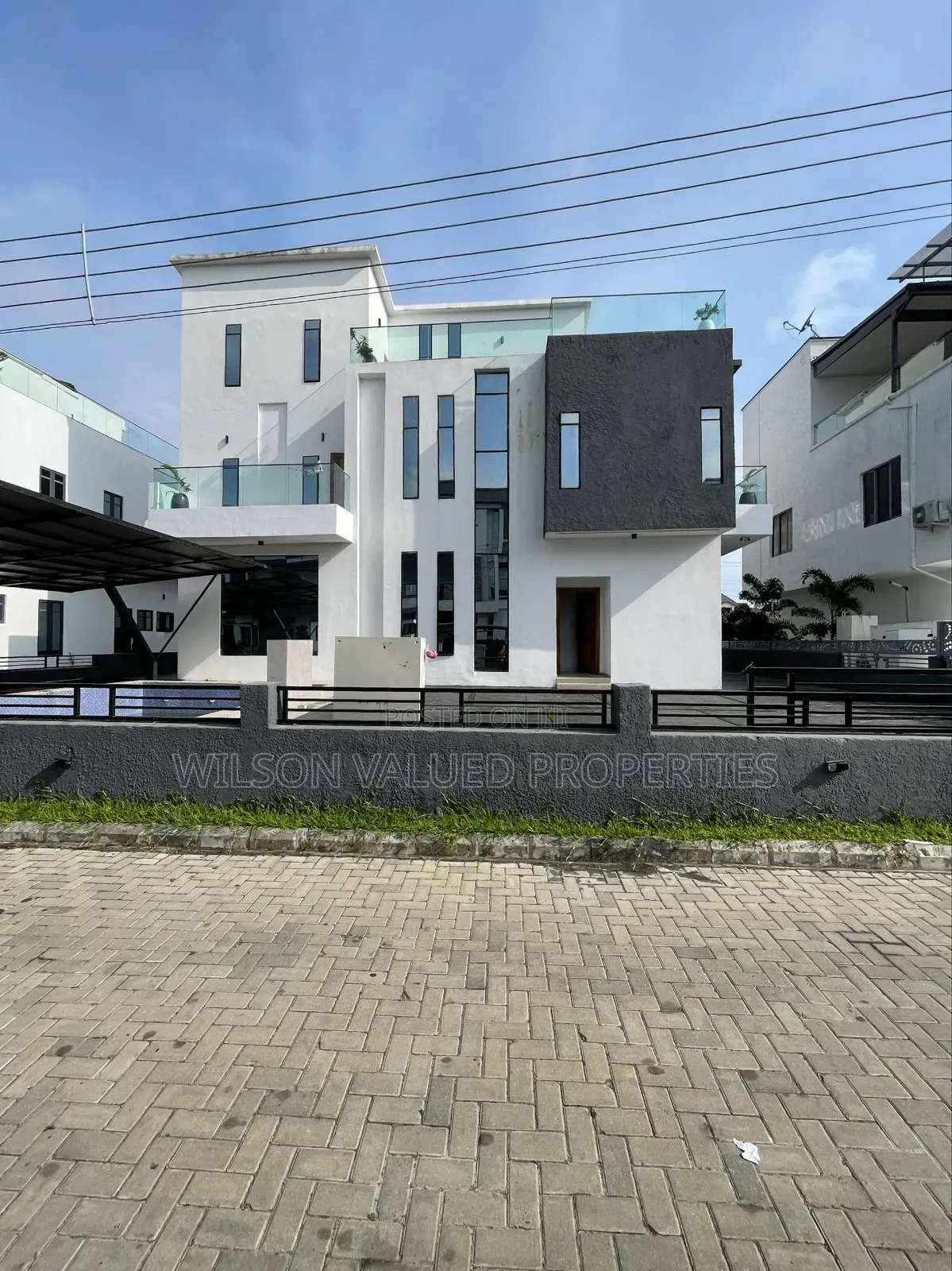 5bdrm Mansion in Wvp Homes Ltd, Osapa london for sale