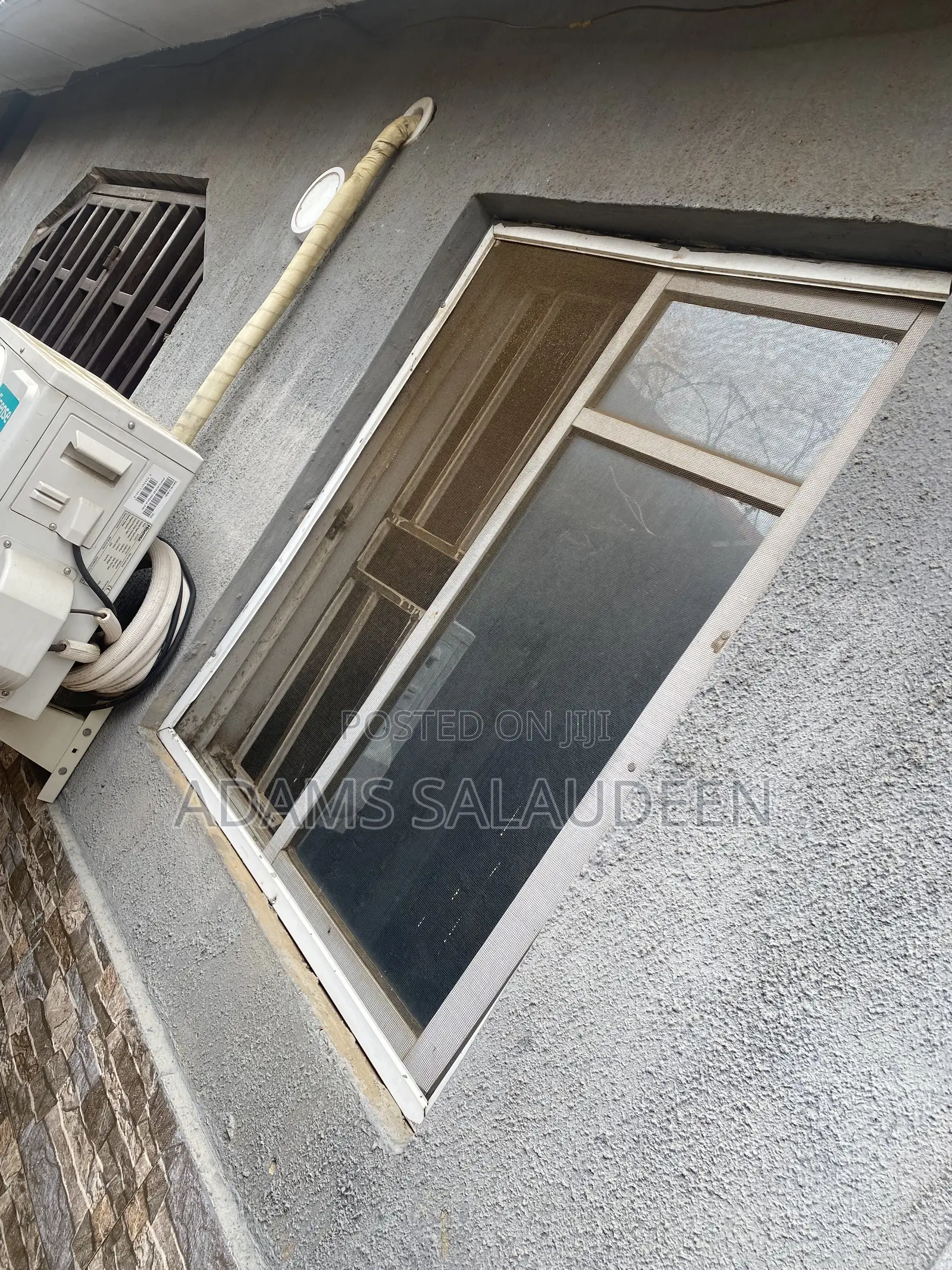 5bdrm Bungalow in Off Clem Road, Abule Egba for sale