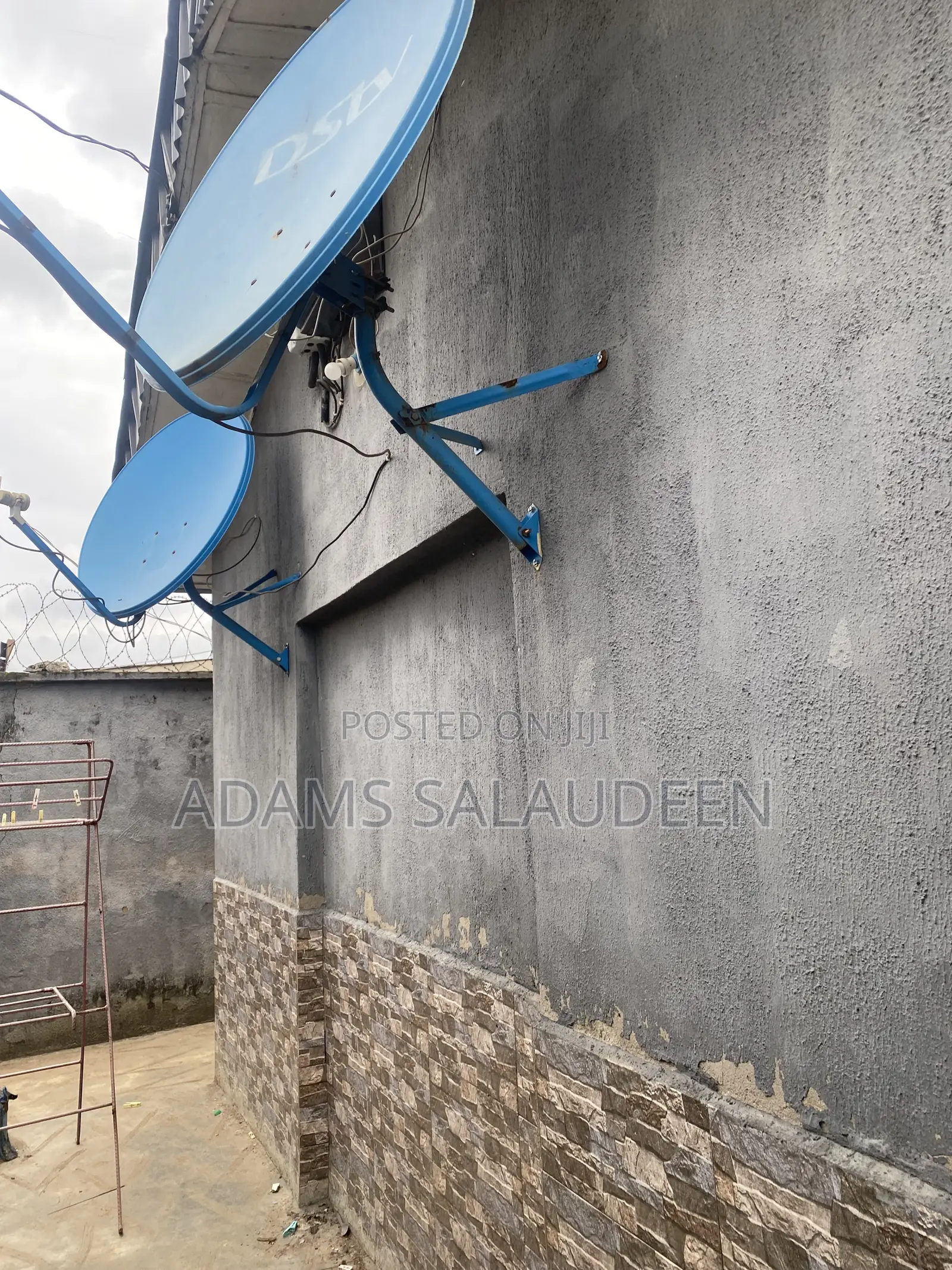 5bdrm Bungalow in Off Clem Road, Abule Egba for sale
