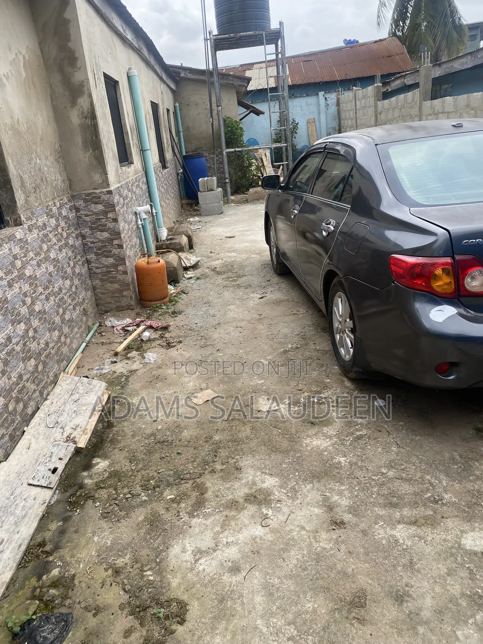 5bdrm Bungalow in Off Clem Road, Abule Egba for sale