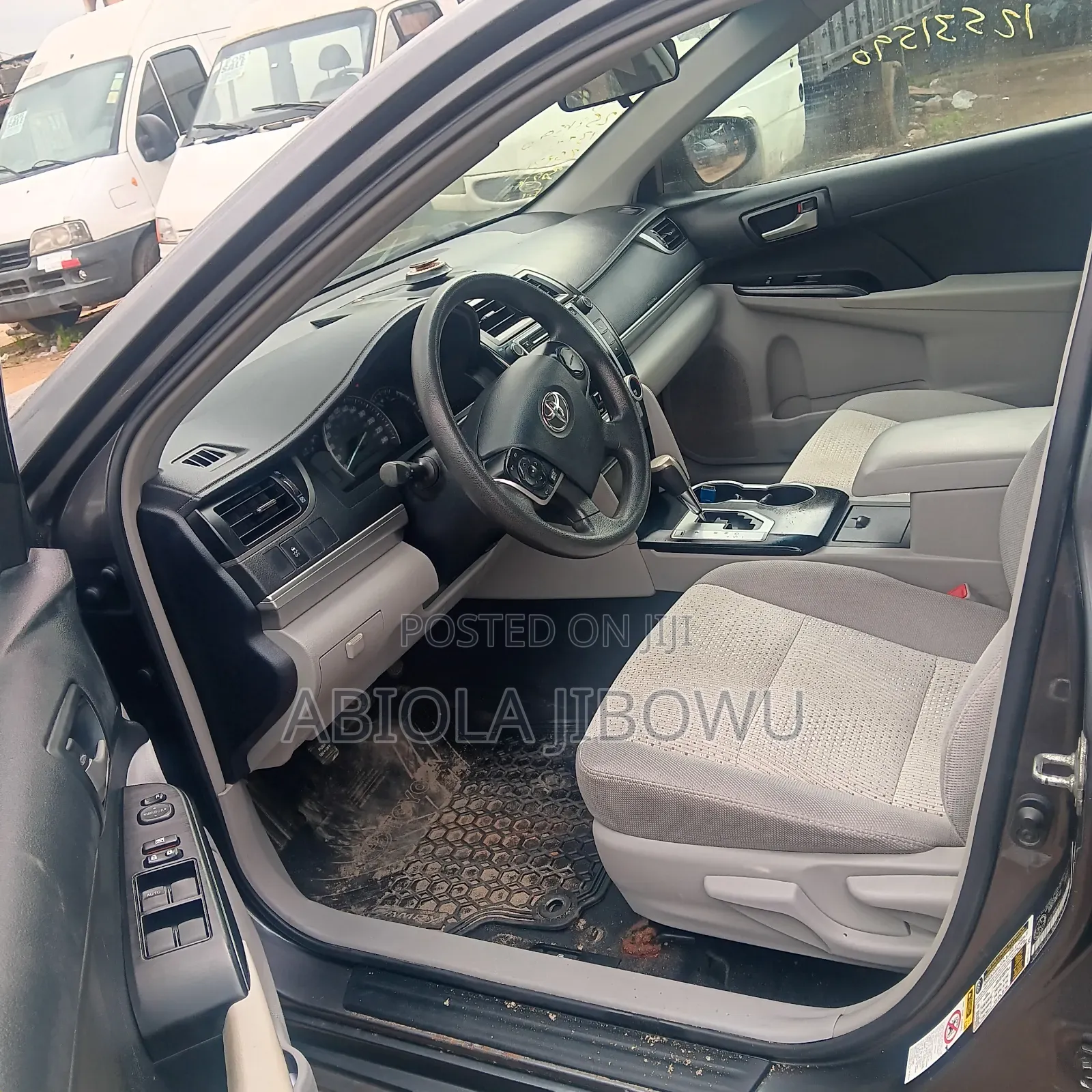 Toyota Camry LE 4dr Sedan (2.5L 4cyl 6A) 2013 Gray