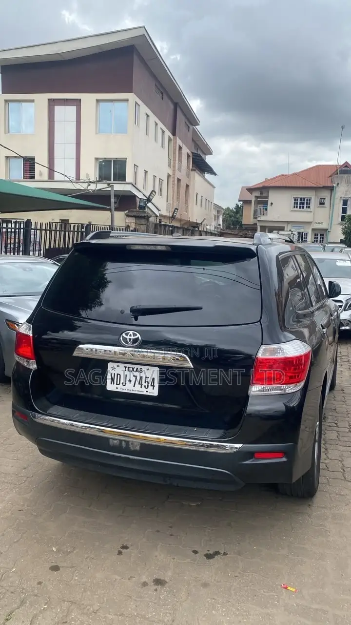 Toyota Highlander Limited 3.5l 4WD 2013 Black