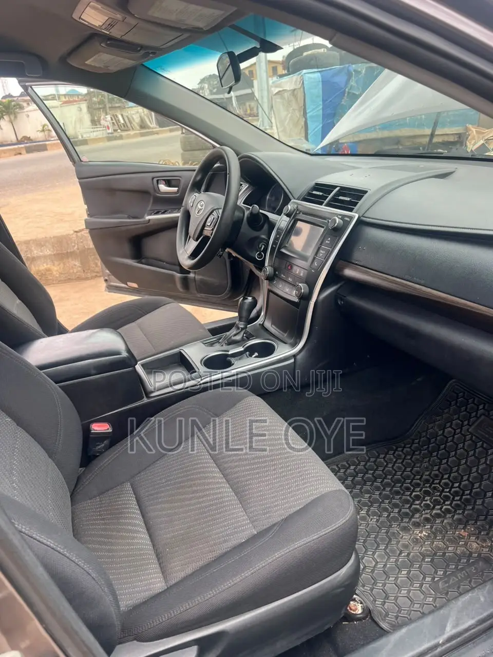 Toyota Camry LE 4dr Sedan (2.5L 4cyl 6A) 2015 Gray