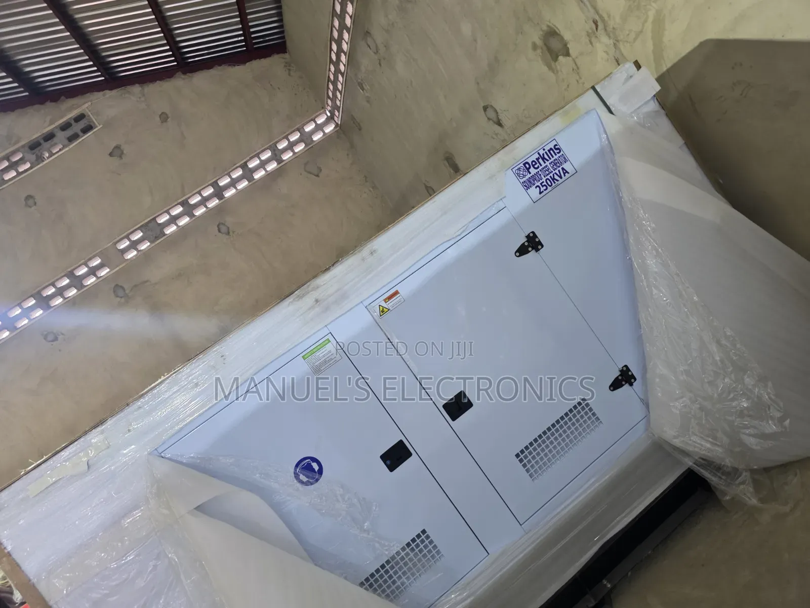 A Brand New Perkins Diesel Soundproof Generator Sp250kva 2years Wty