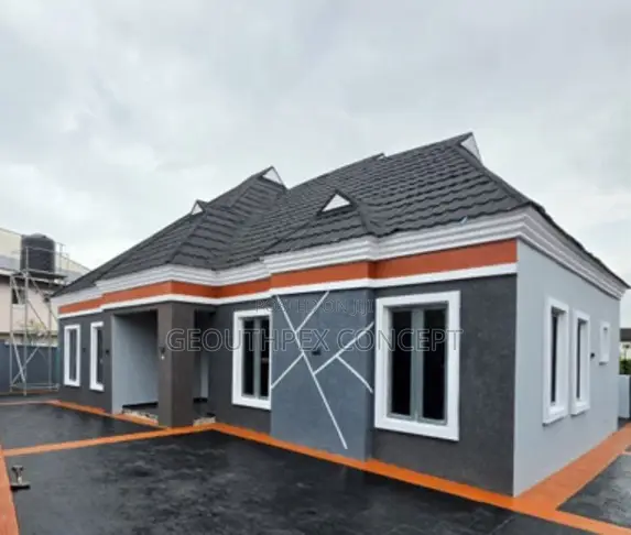 4bdrm Bungalow in Akoto Estate for sale
