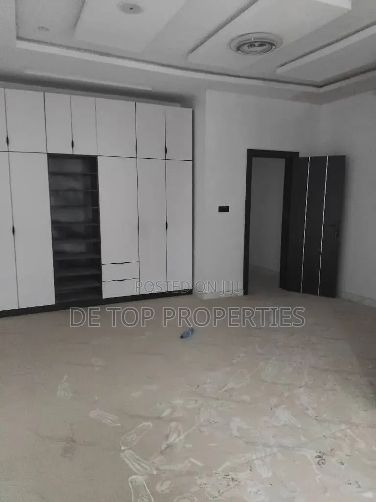 Furnished 3bdrm Duplex in Ologolo, Lekki Phase 1 for rent