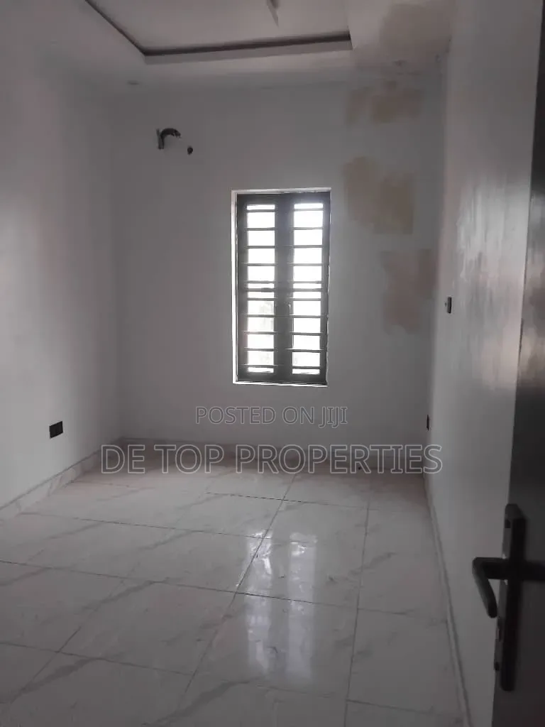 Furnished 3bdrm Duplex in Ologolo, Lekki Phase 1 for rent