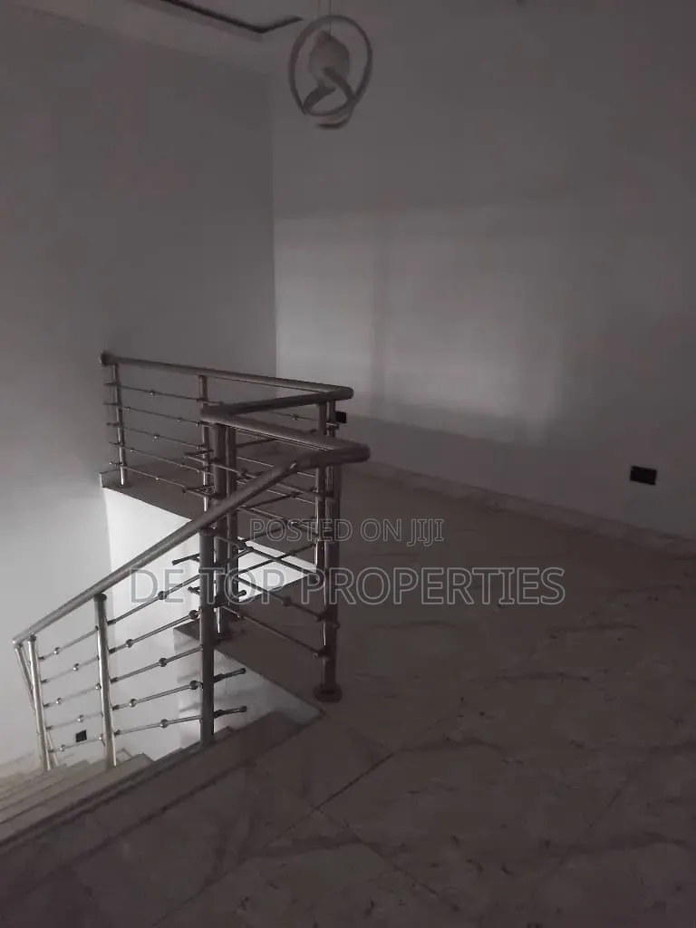Furnished 3bdrm Duplex in Ologolo, Lekki Phase 1 for rent