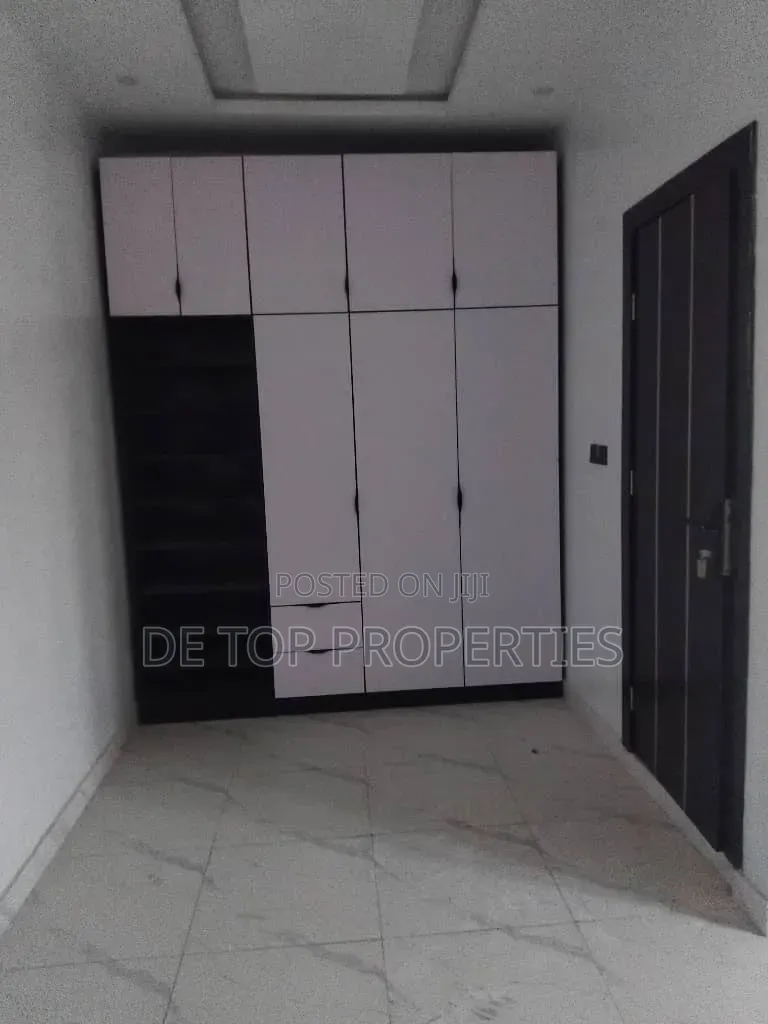 Furnished 3bdrm Duplex in Ologolo, Lekki Phase 1 for rent