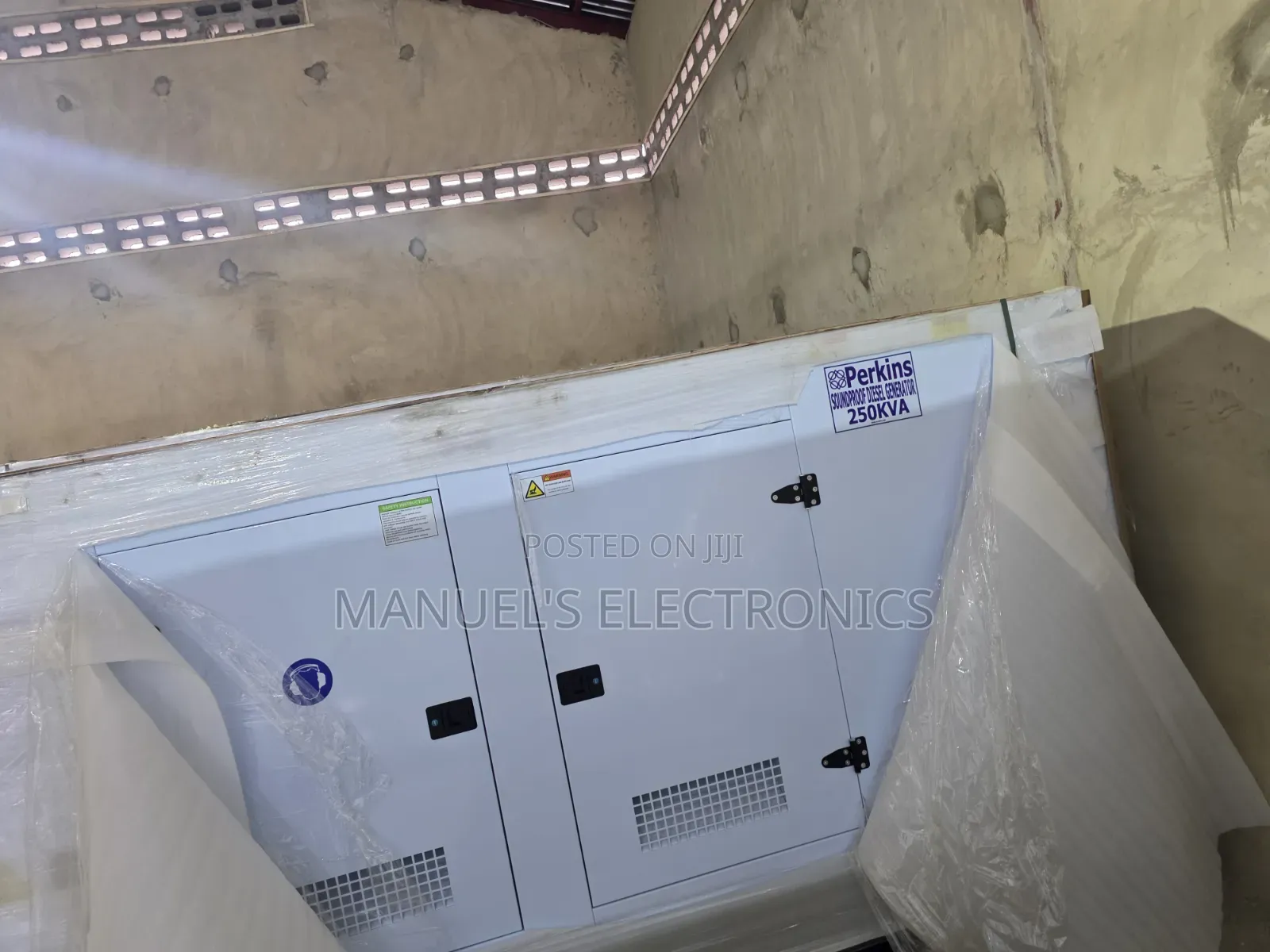 《》High Quality Sp250kva Perkins Diesel Soundproof Generator 2years Wty