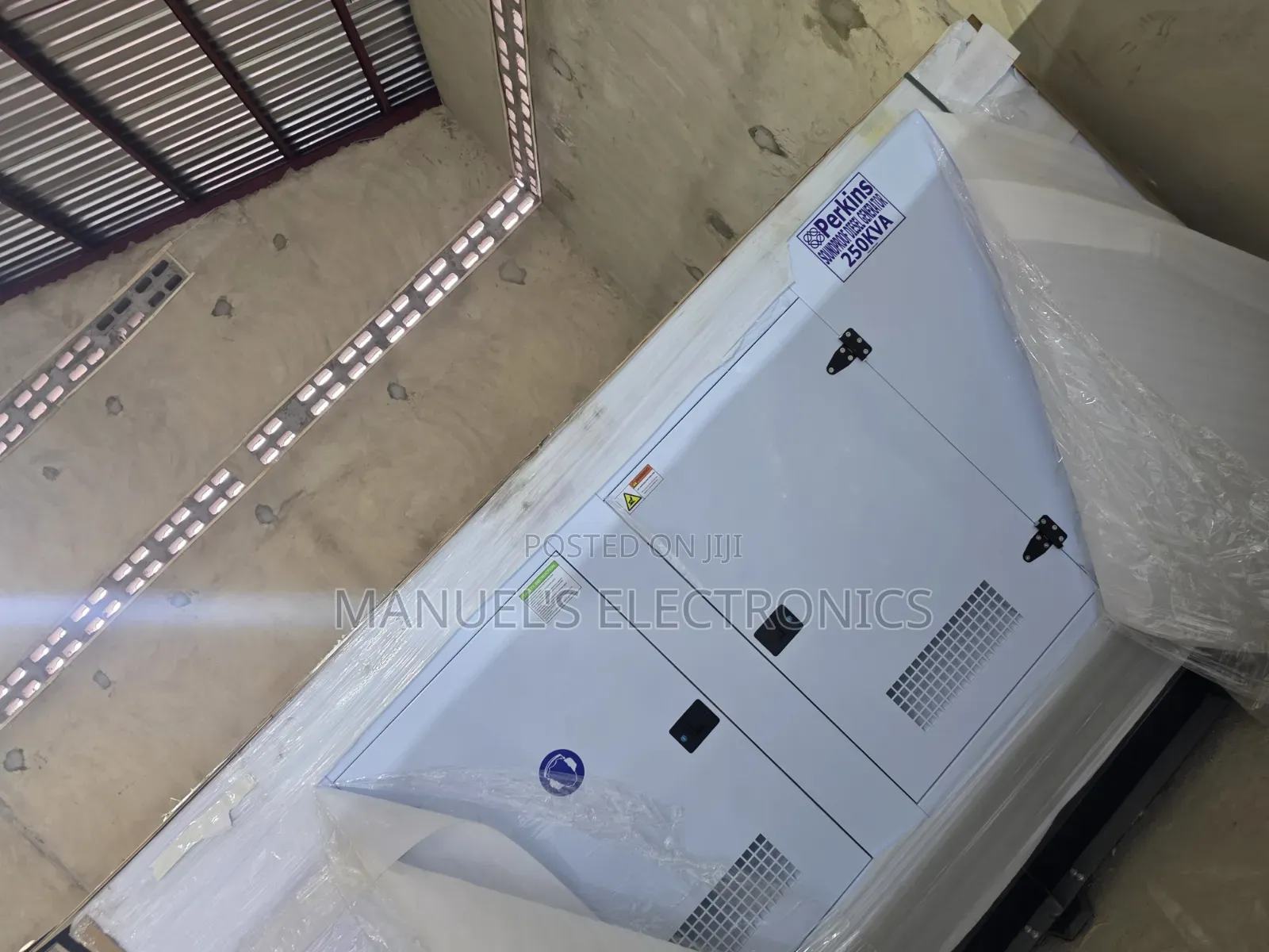 《》High Quality Sp250kva Perkins Diesel Soundproof Generator 2years Wty