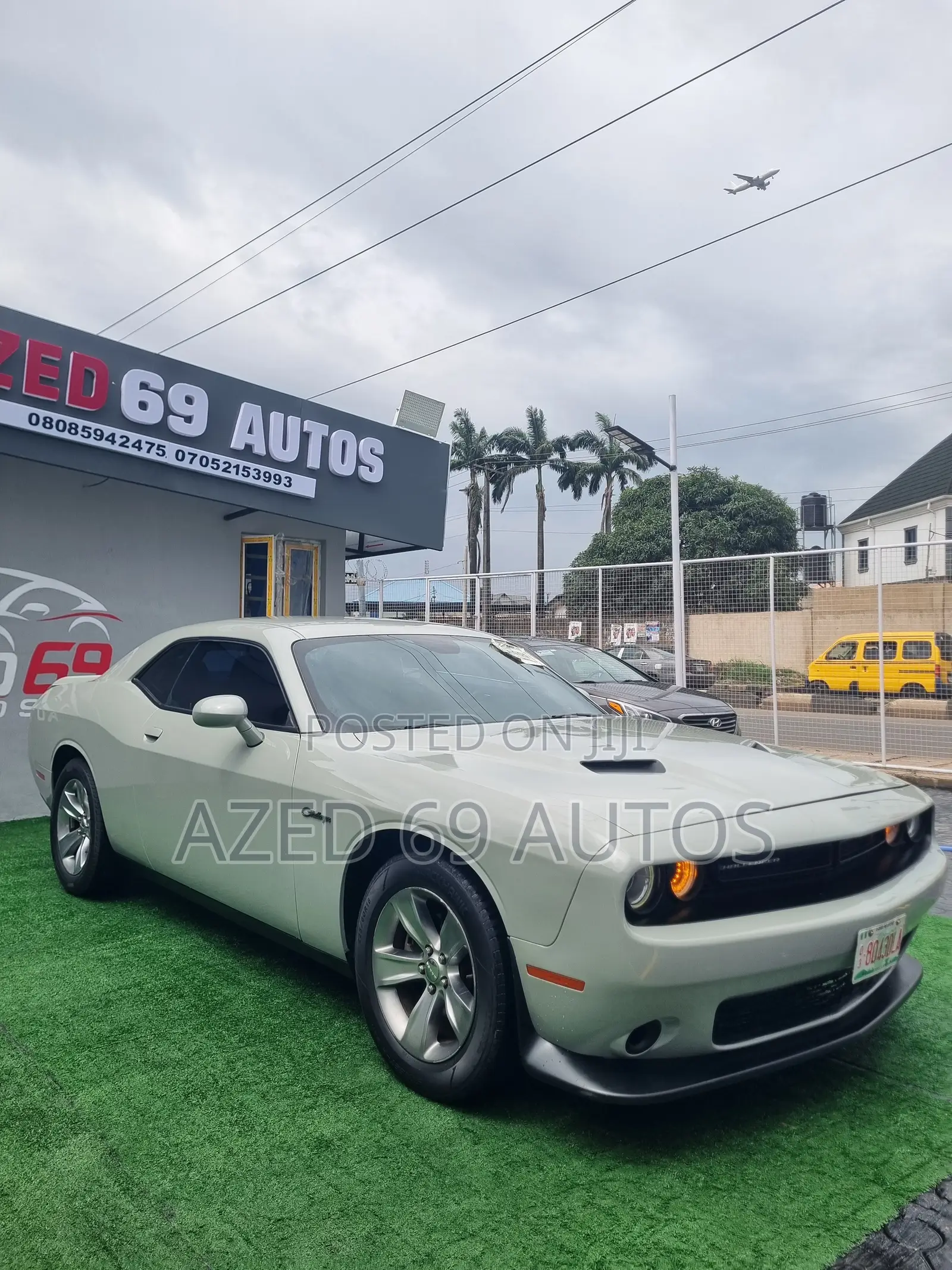 Dodge Challenger SXT 2dr Coupe (3.6L 6cyl 8A) 2015