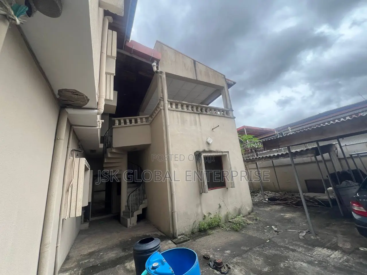 5bdrm Duplex in 2Nd Avenue Estate for rent