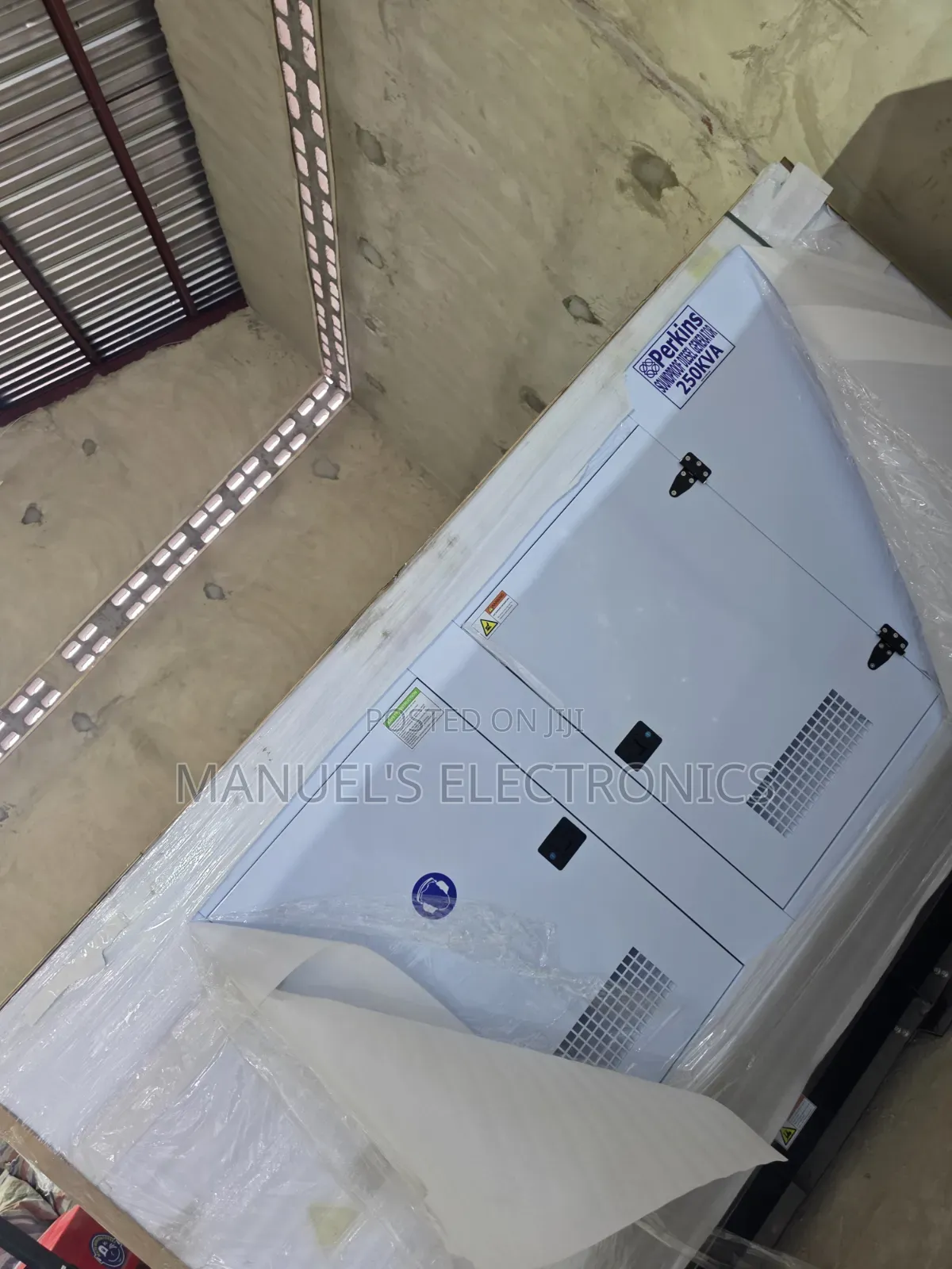 《》Heavy Duty Sp250kva Perkins Diesel Soundproof Generator 2years Wty