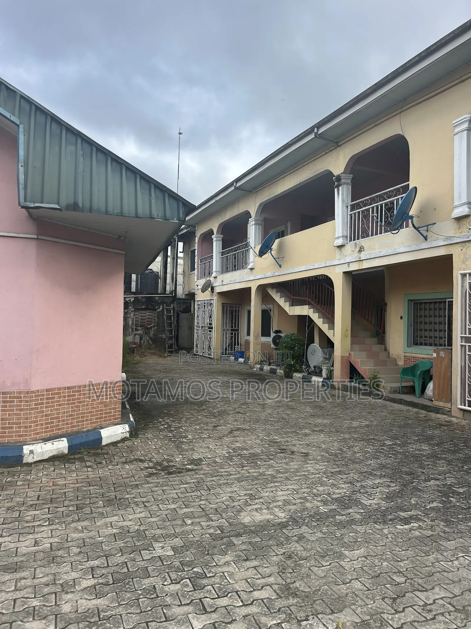 2bdrm Block of Flats in Joe Okoye Estate, Obio-Akpor for sale