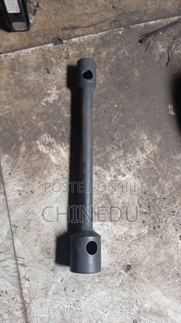 Double-Ended Truck Lug Wrench / Wheel Brace