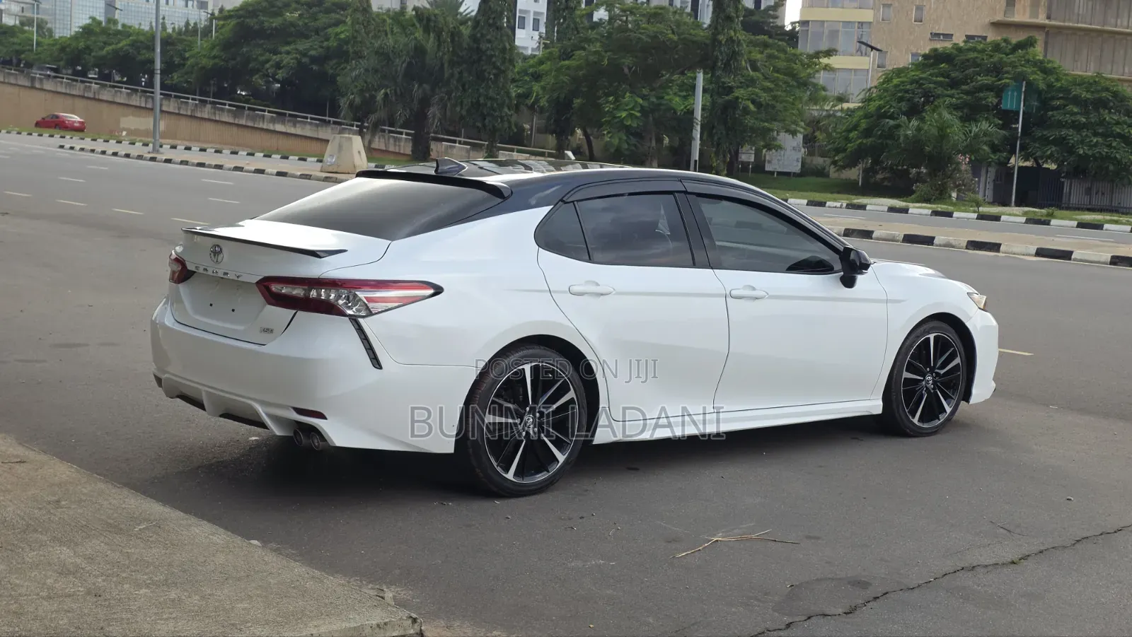 Toyota Camry XSE (2.5L 4cyl 8A) 2019 White