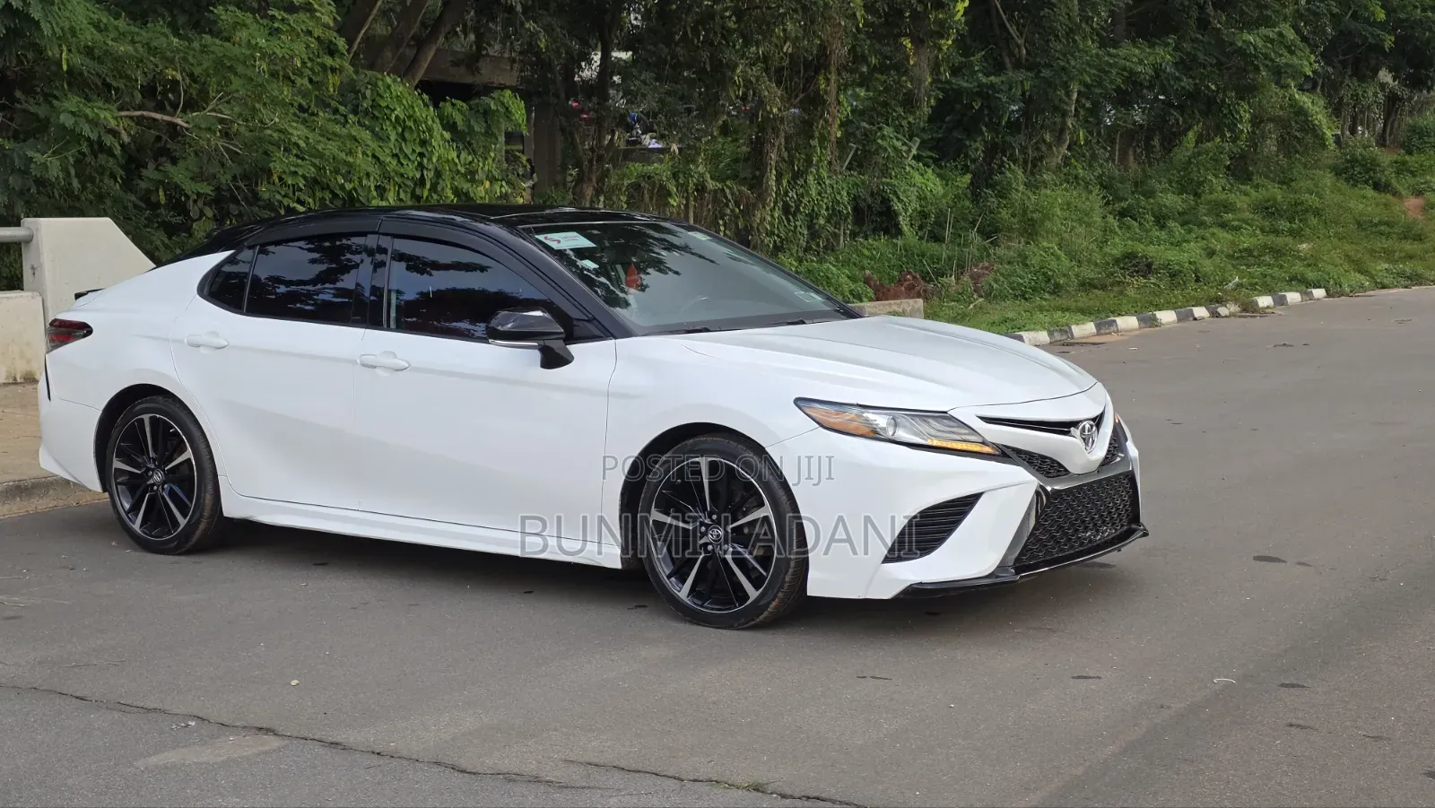 Toyota Camry XSE (2.5L 4cyl 8A) 2019 White