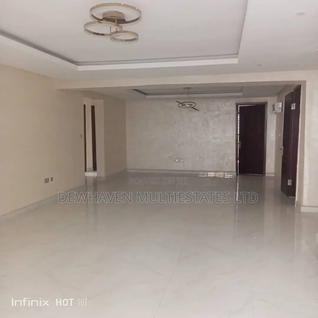 3bdrm Apartment in Queen'S Court, Ikoyi S.W for rent