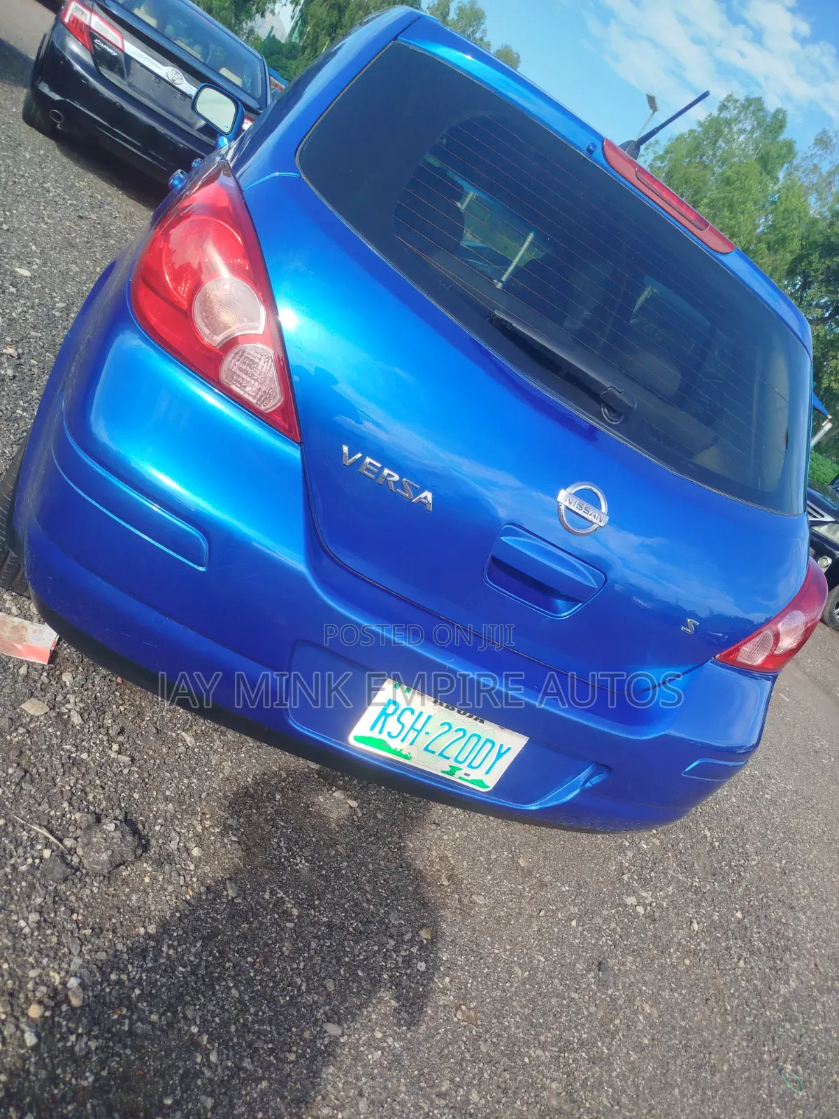 Nissan Versa 2010 Blue