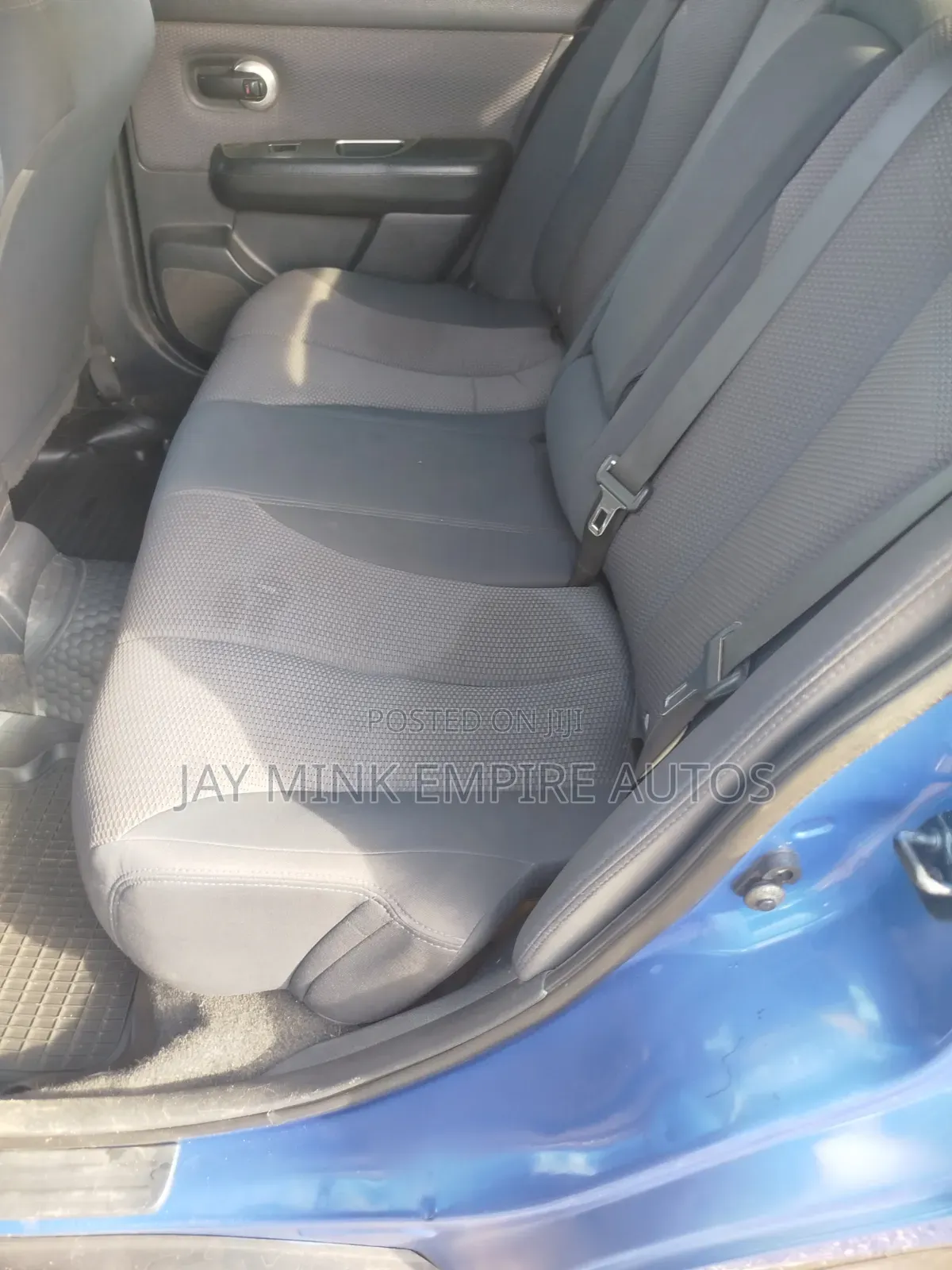 Nissan Versa 2010 Blue