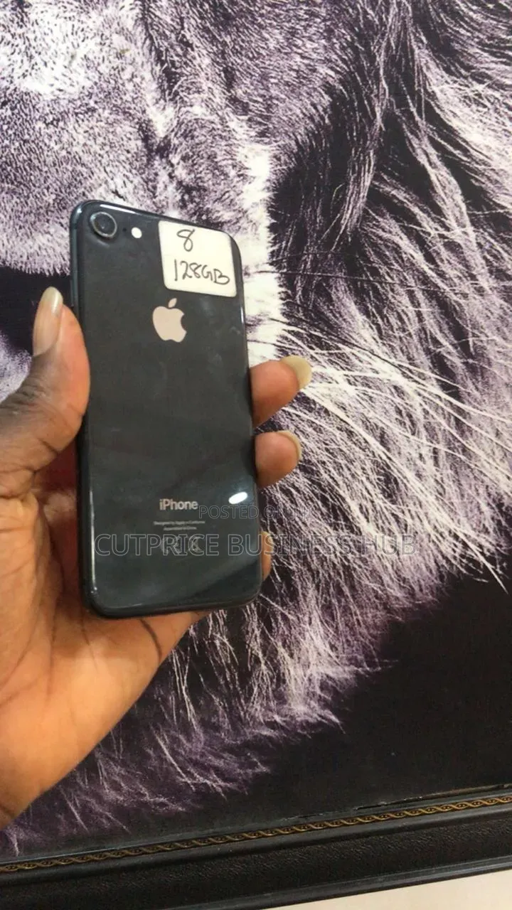 Apple iPhone 8 128 GB Black